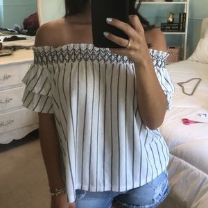 BNWT! American Eagle Outfitters Off Shoulder Top